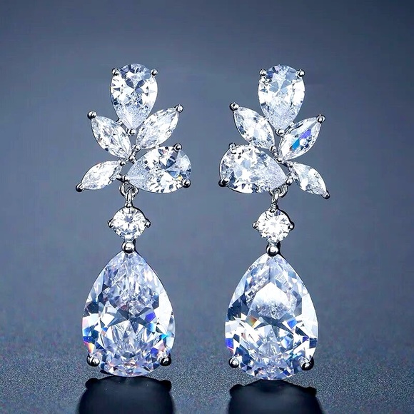 NEW SILVER DIAMONDS EARRINGS - Picture 3 of 5